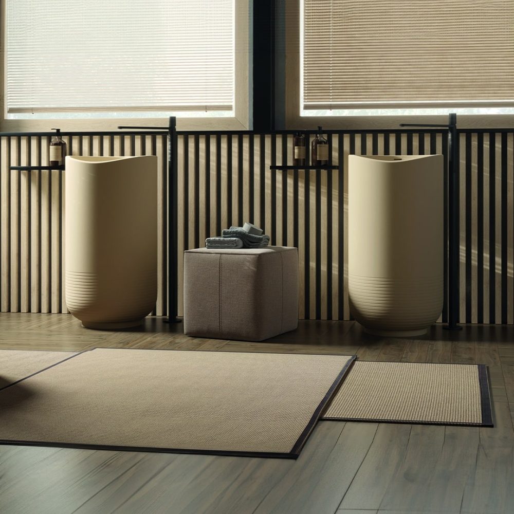 Aura Single Central Washbasin unisce eleganza e praticità, con linee minimaliste e una finitura impeccabile. Perfetto per completare un bagno moderno e sofisticato.
